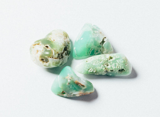 Krysopraasi (Chrysoprase) rumpuhiottu 2-3cm - Tarotpuoti