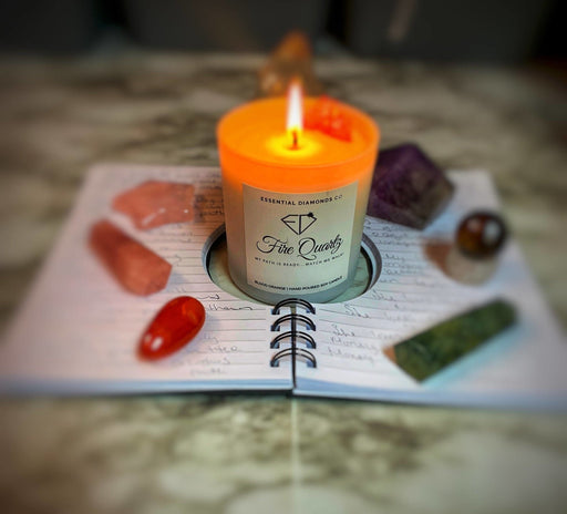 Manifestation Journal - jännä muistikirja jossa reikä - Tarotpuoti