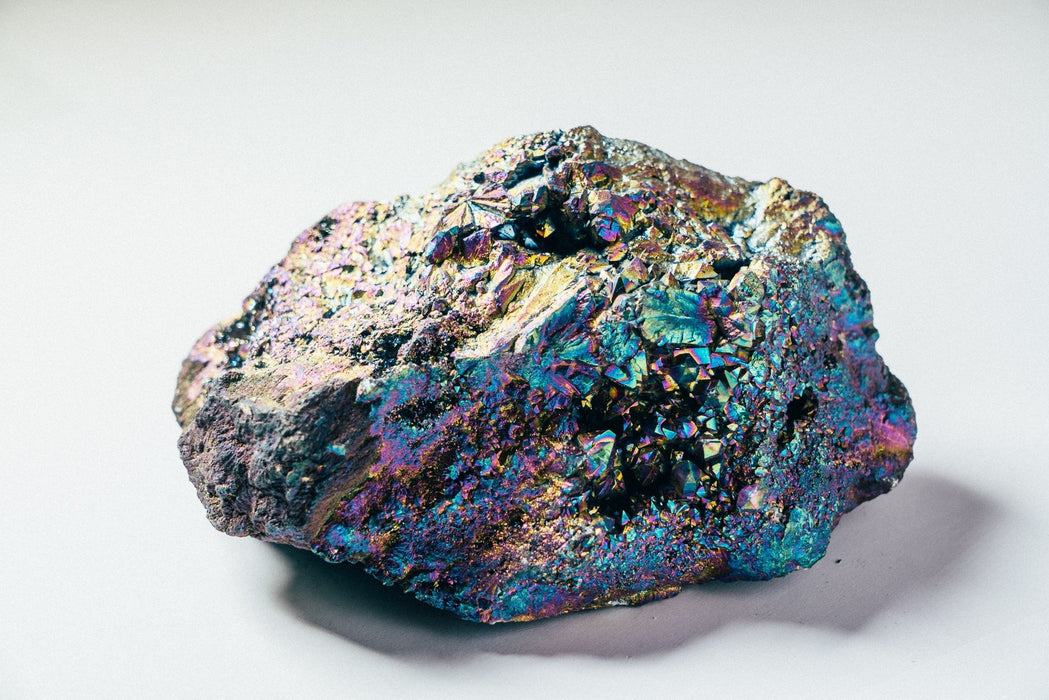 Titanium Aura Quartz iso raakapala >10cm - Tarotpuoti