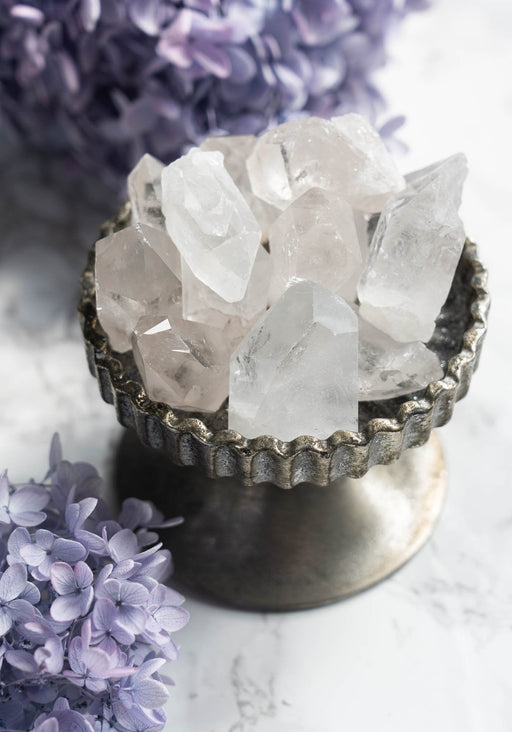 vuorikristalli raakapala kärjellä n.4cm - Tarotpuoti